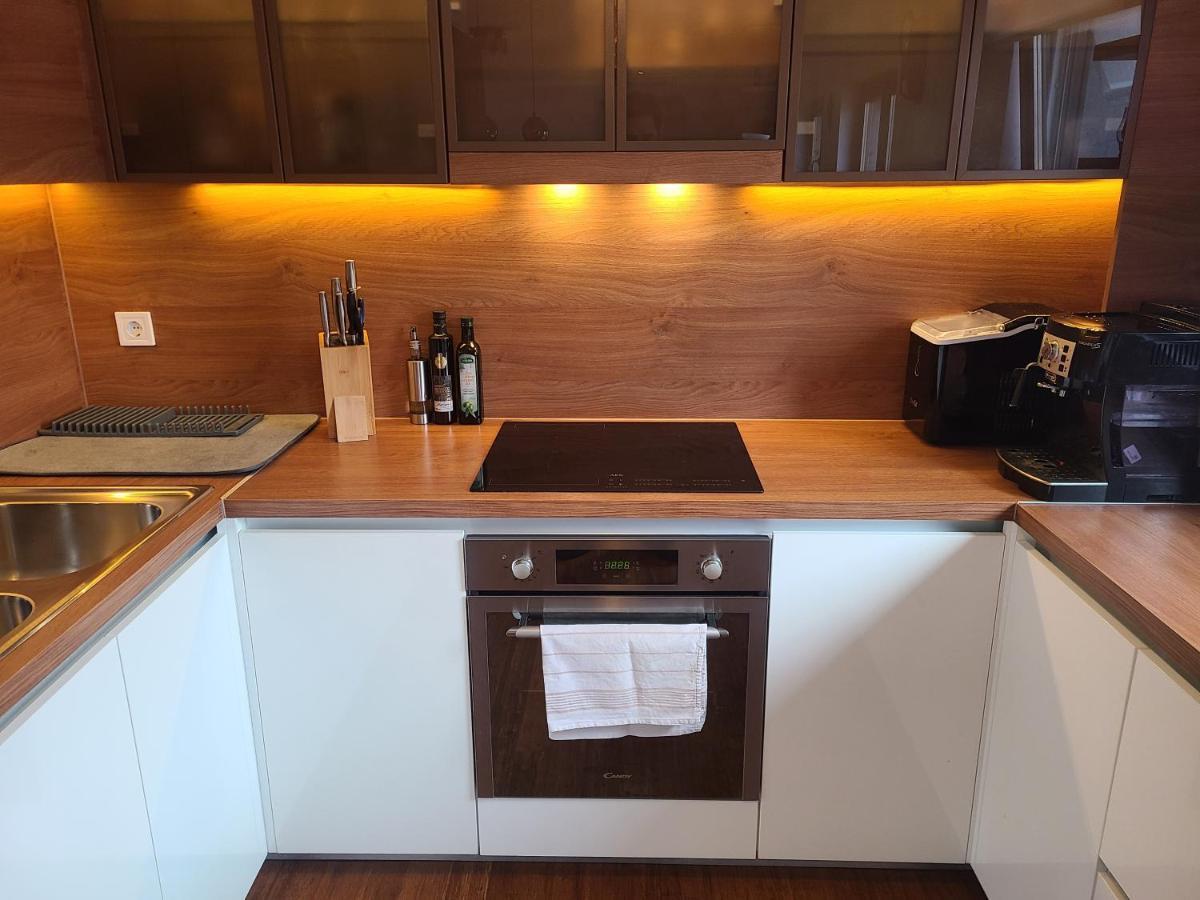 Modern 4-Star Luxury Apt - Wfh Ready, Free Parking Zagreb Bagian luar foto