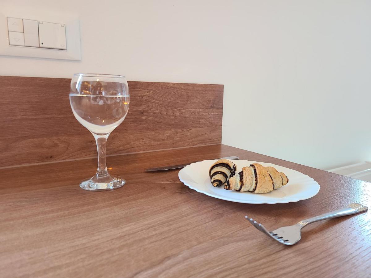 Modern 4-Star Luxury Apt - Wfh Ready, Free Parking Zagreb Bagian luar foto